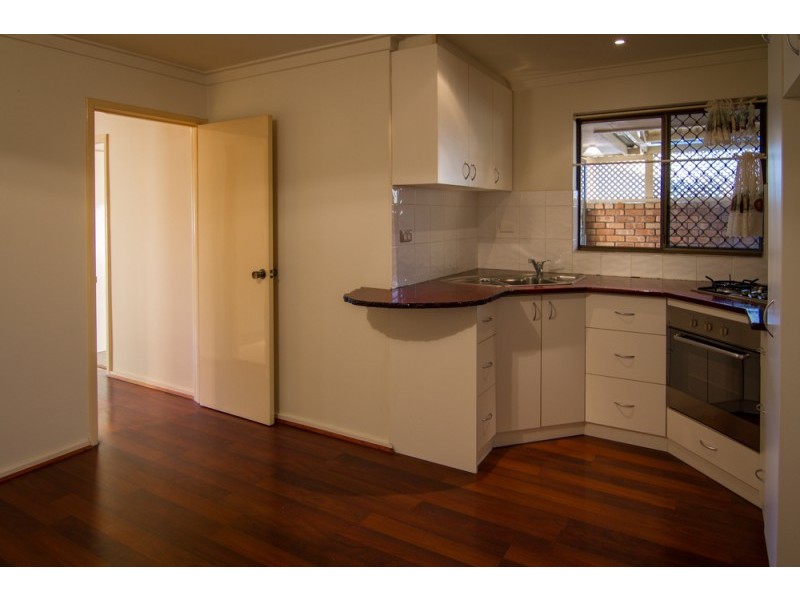 42 Dealy Close, Cannington WA 6107