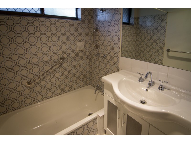 42 Dealy Close, Cannington WA 6107