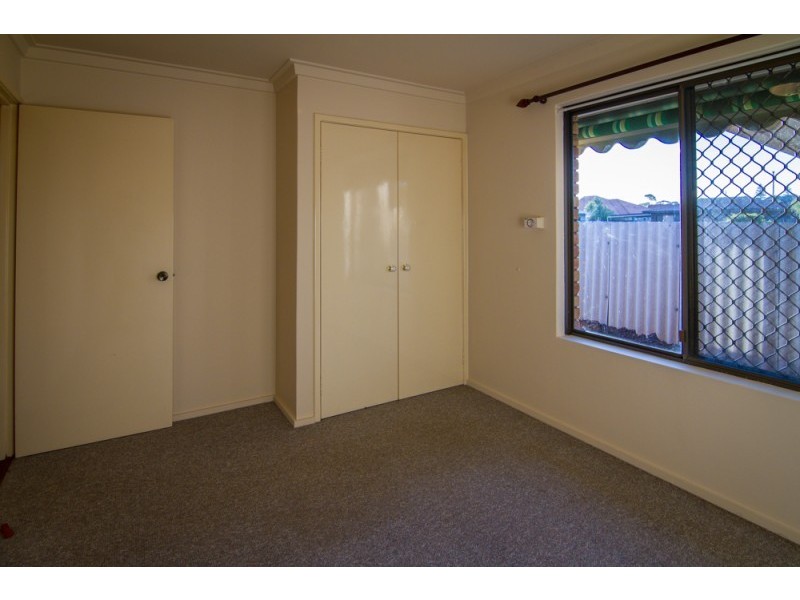 42 Dealy Close, Cannington WA 6107