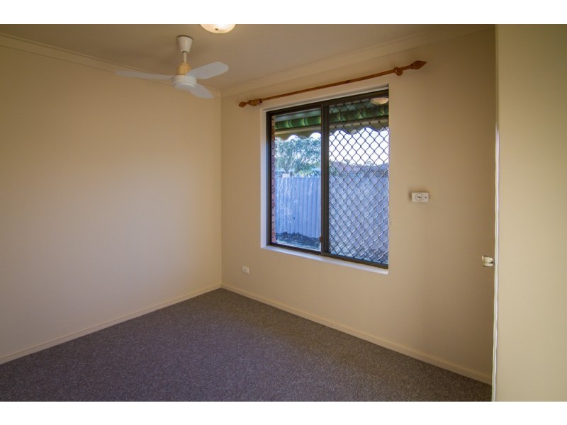 42 Dealy Close, Cannington WA 6107