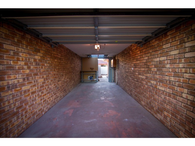 42 Dealy Close, Cannington WA 6107