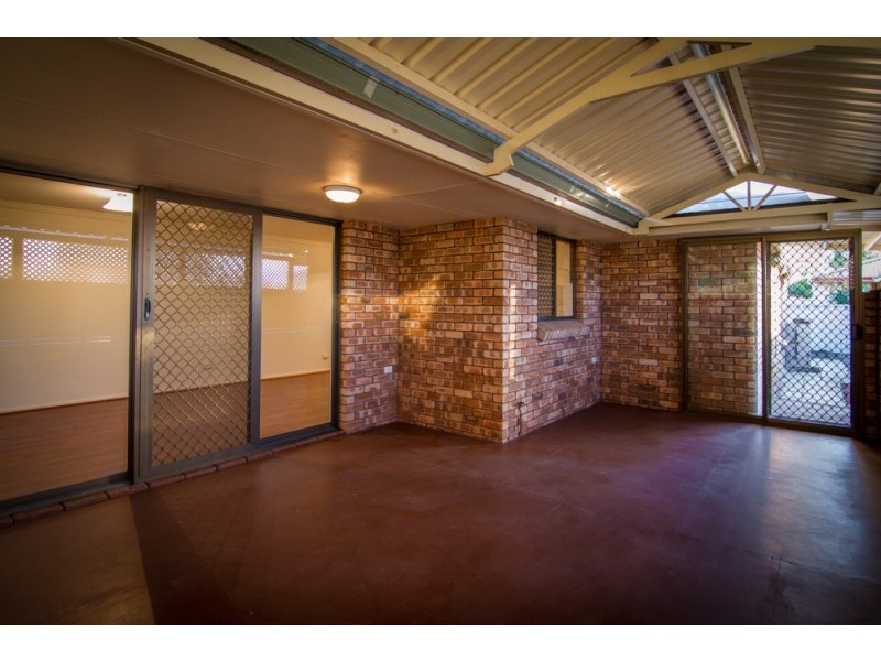 42 Dealy Close, Cannington WA 6107