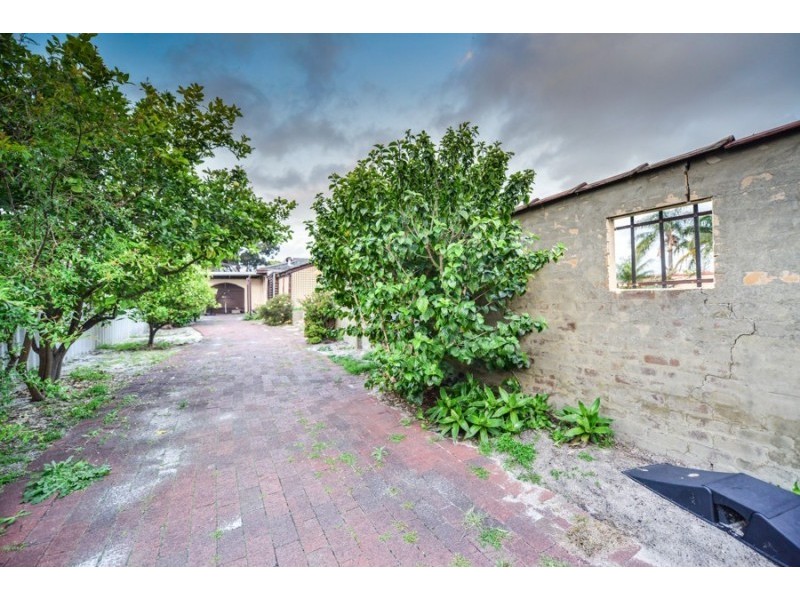 21 Central Terrace, Beckenham WA 6107