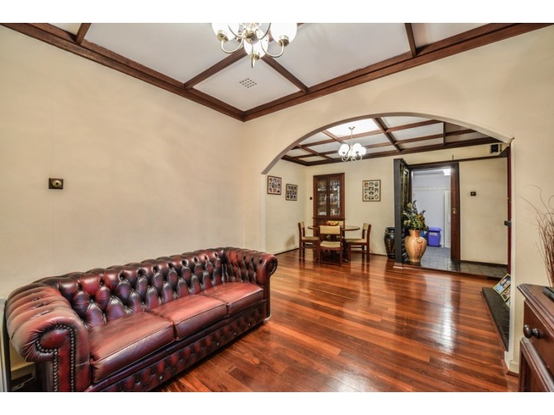 21 Central Terrace, Beckenham WA 6107