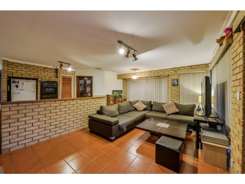 8 Finula Place, Parkwood WA 6147