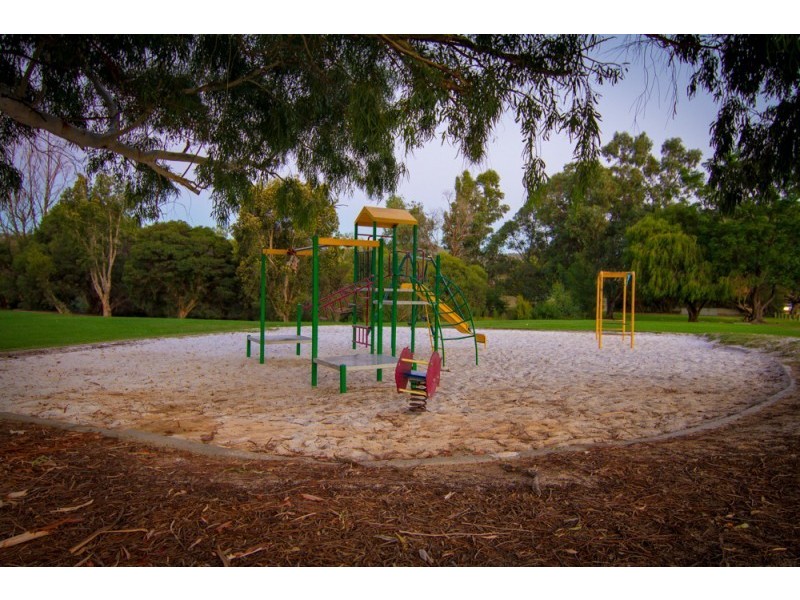 12 Tenterden Way, Gosnells WA 6110