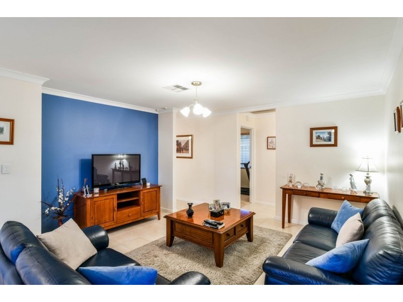 60 Salesian Court, Queens Park WA 6107