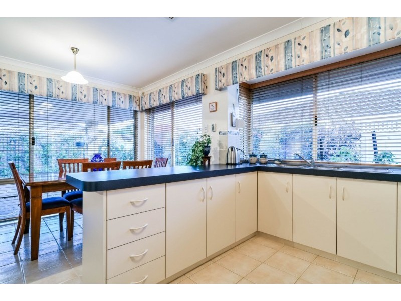 60 Salesian Court, Queens Park WA 6107