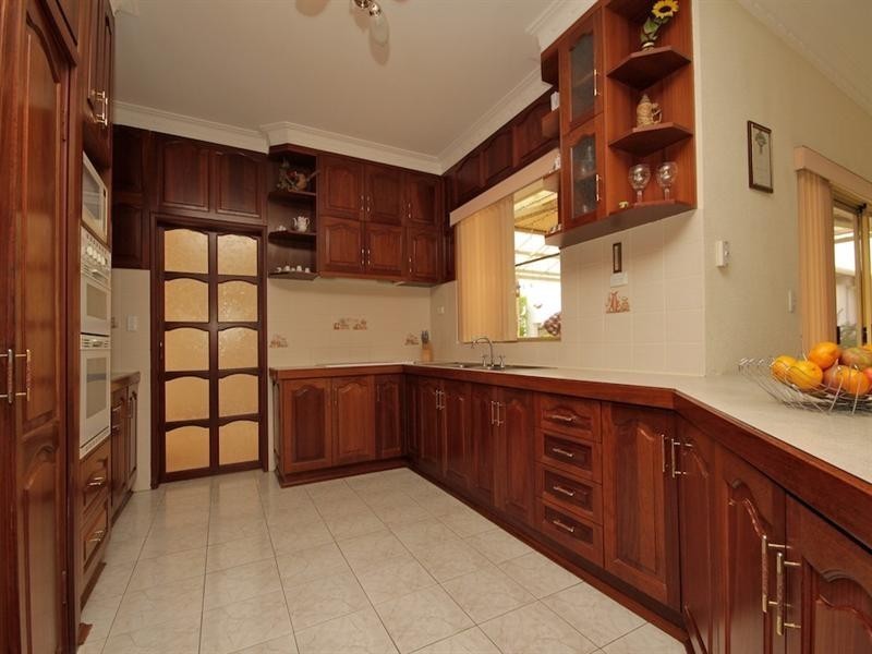 12 Elsfield Way, Bassendean WA 6054