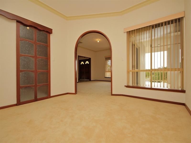 12 Elsfield Way, Bassendean WA 6054