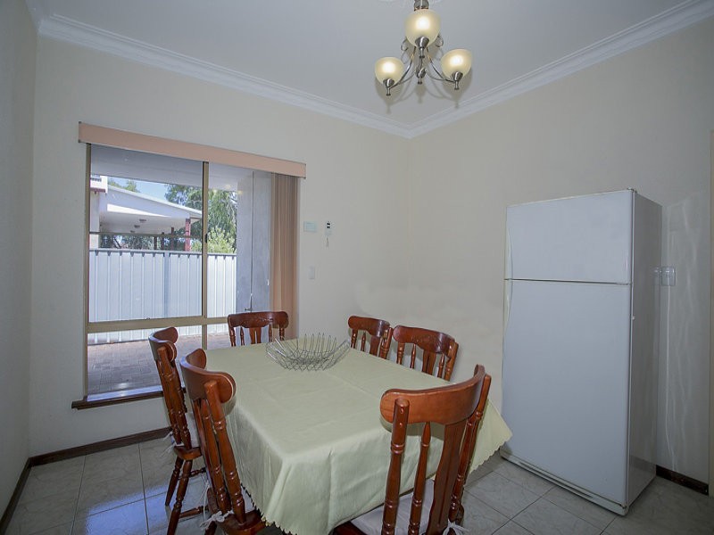 12 Elsfield Way, Bassendean WA 6054