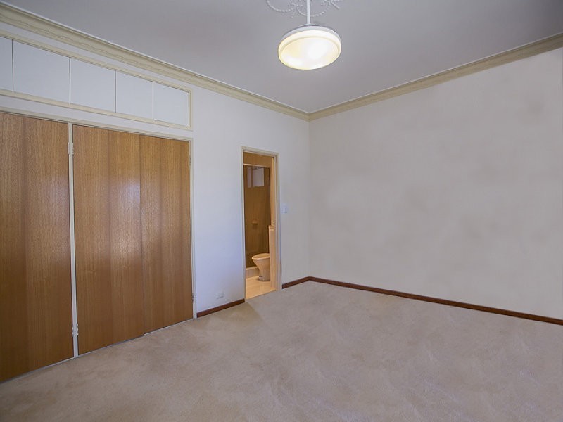 12 Elsfield Way, Bassendean WA 6054