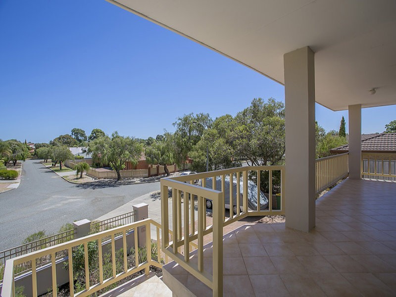 12 Elsfield Way, Bassendean WA 6054