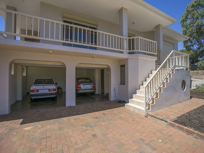 12 Elsfield Way, Bassendean WA 6054