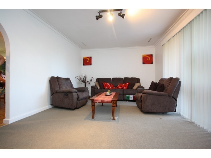 37 Lunar Way, Beckenham WA 6107