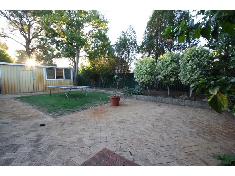 37 Lunar Way, Beckenham WA 6107