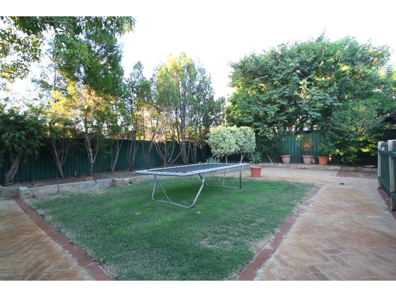 37 Lunar Way, Beckenham WA 6107