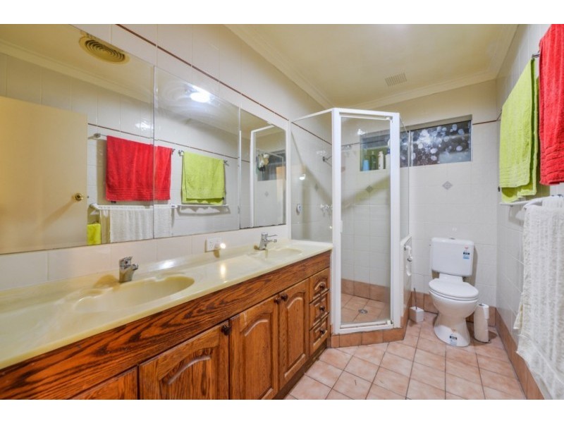 11 Lunar Way, Beckenham WA 6107