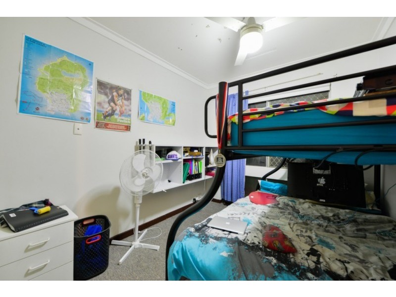 11 Lunar Way, Beckenham WA 6107