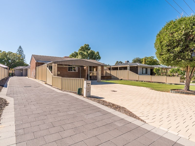 16b Romney St, Beckenham WA 6107