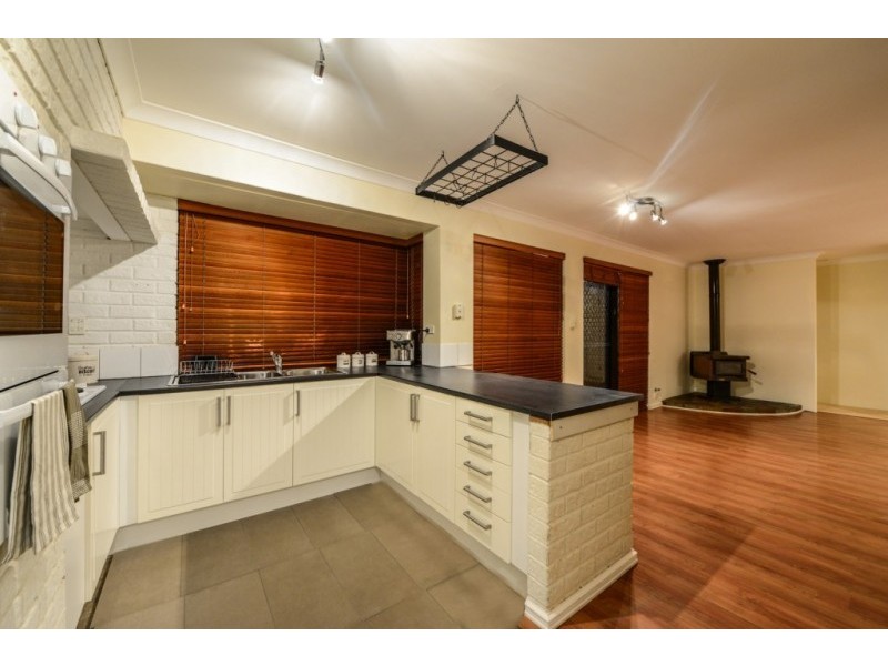 10 Gleed Court, Gosnells WA 6110