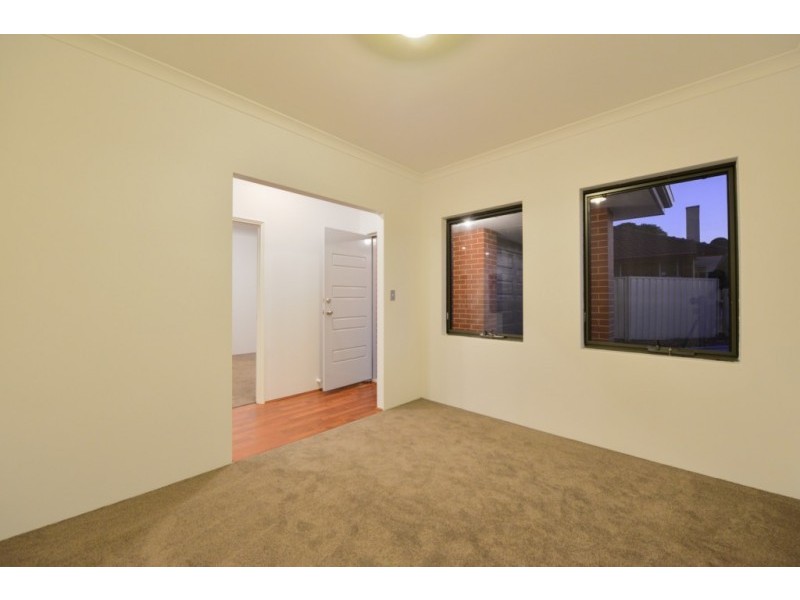 15a Kelly Street, Cloverdale WA 6105