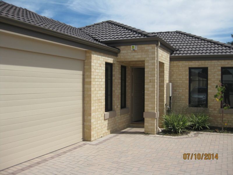 2/208 Wharf Street, Queens Park WA 6107