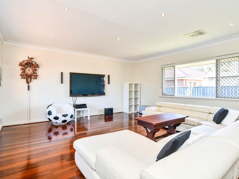 2A Paltridge Avenue, Carlisle WA 6101