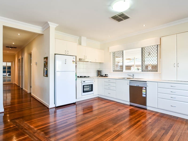 2A Paltridge Avenue, Carlisle WA 6101