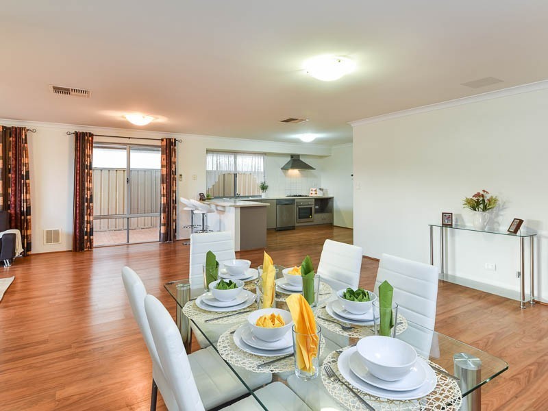 6 Dotterel Way, East Cannington WA 6107