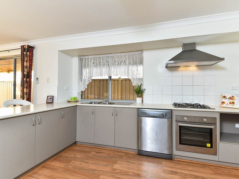 6 Dotterel Way, East Cannington WA 6107