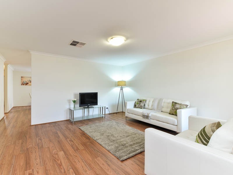 6 Dotterel Way, East Cannington WA 6107