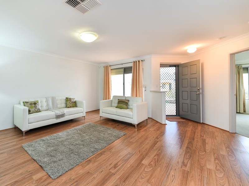 6 Dotterel Way, East Cannington WA 6107