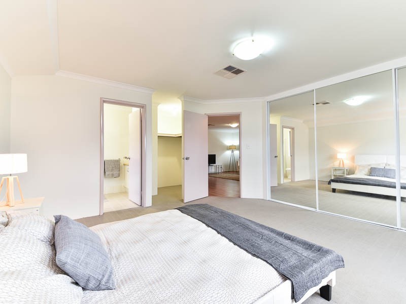6 Dotterel Way, East Cannington WA 6107