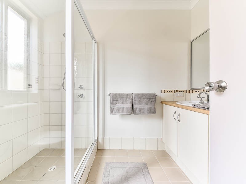 6 Dotterel Way, East Cannington WA 6107