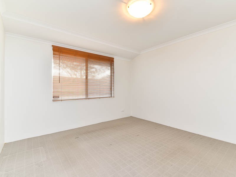 6 Dotterel Way, East Cannington WA 6107