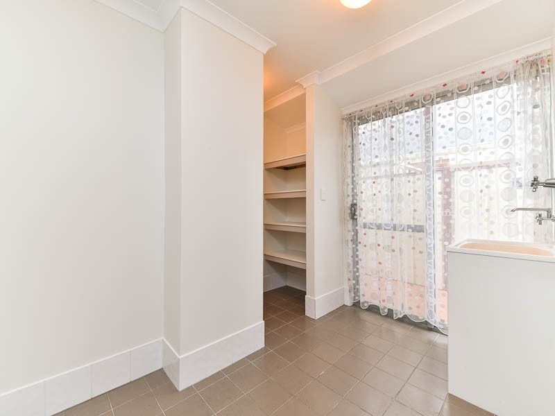 6 Dotterel Way, East Cannington WA 6107