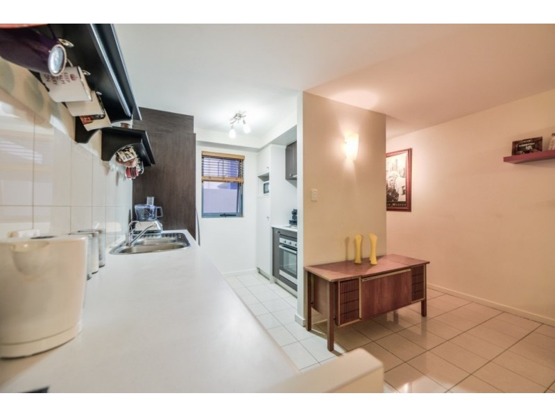 2/11 Tanunda Drive, Rivervale WA 6103