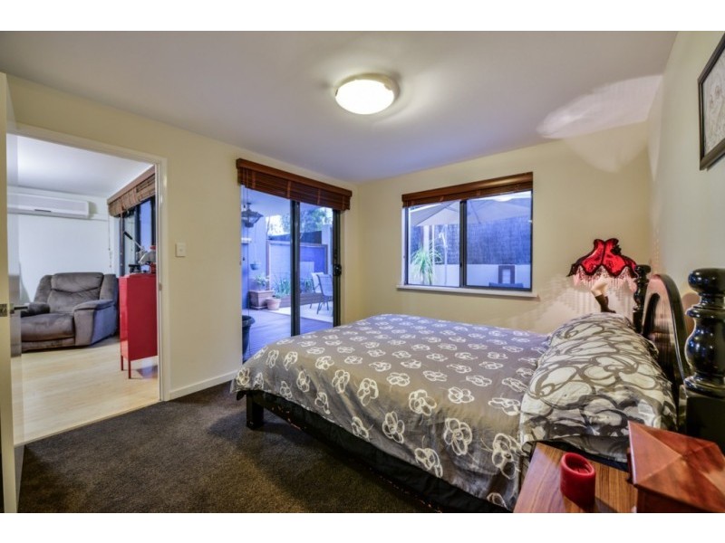 2/11 Tanunda Drive, Rivervale WA 6103