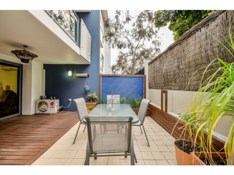 2/11 Tanunda Drive, Rivervale WA 6103