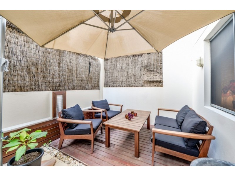 2/11 Tanunda Drive, Rivervale WA 6103