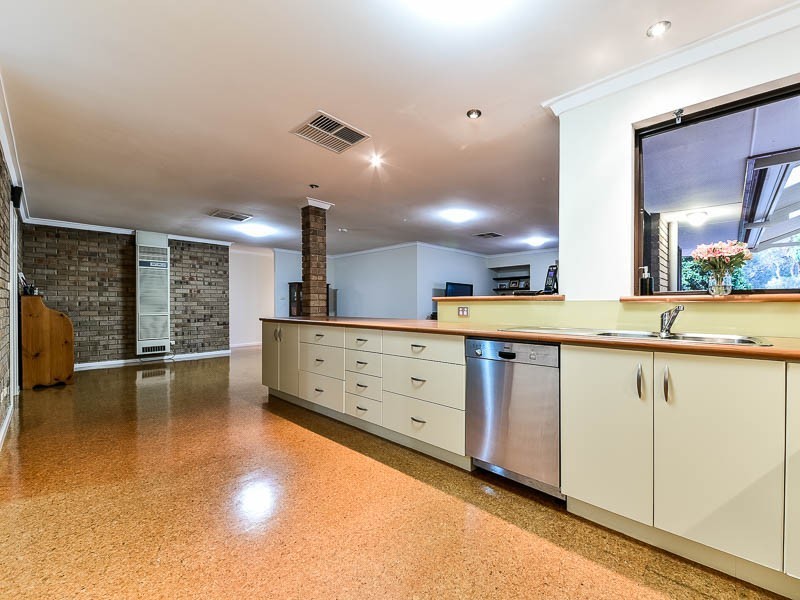 141 Salisbury Road, Swan View WA 6056