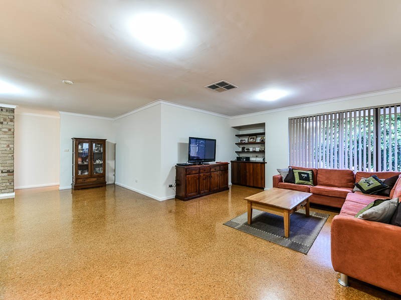 141 Salisbury Road, Swan View WA 6056