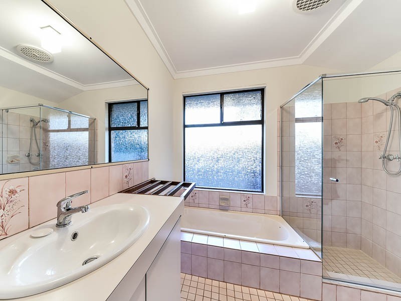 141 Salisbury Road, Swan View WA 6056