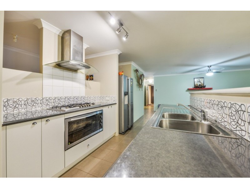 7 Calneggia Drive, Byford WA 6122