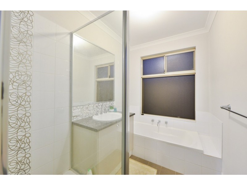 7 Calneggia Drive, Byford WA 6122