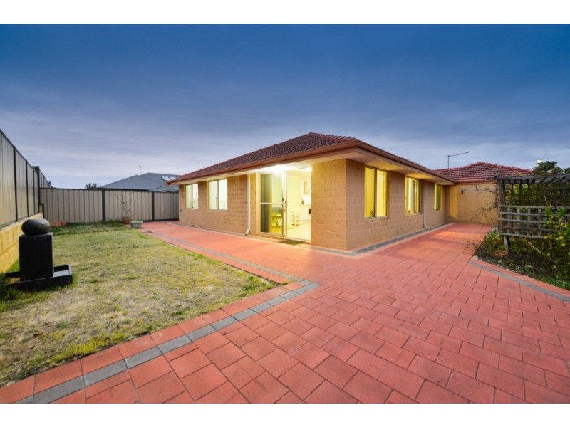 7 Calneggia Drive, Byford WA 6122