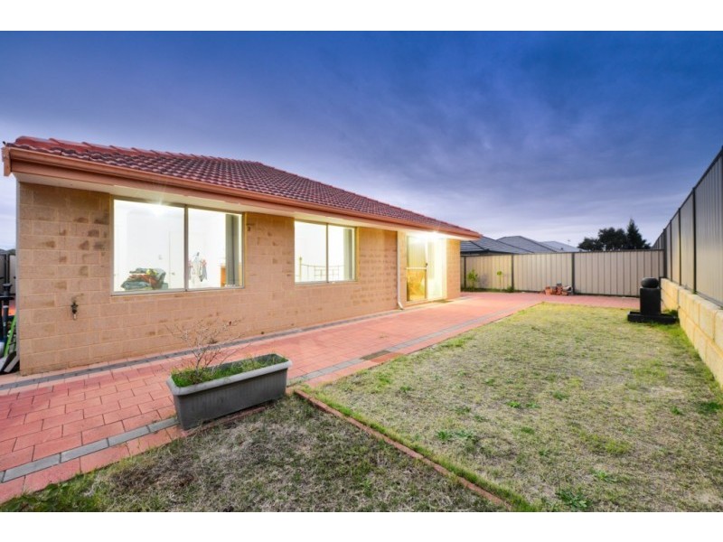 7 Calneggia Drive, Byford WA 6122