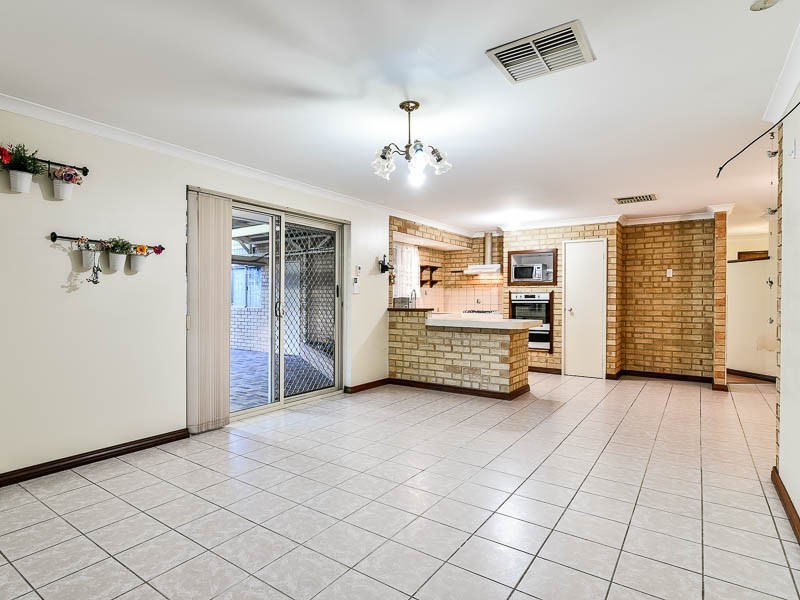10 Redshank Close, East Cannington WA 6107