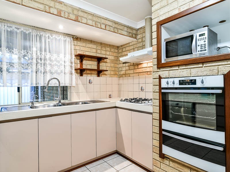 10 Redshank Close, East Cannington WA 6107